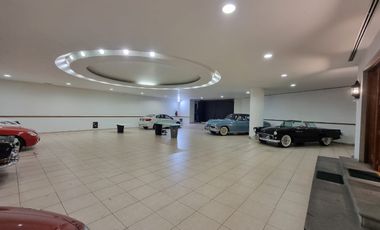 Bosques de las Lomas Venta Preciosa Residencia con alberca, excelente ubicación