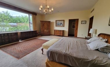 Bosques de las Lomas Venta Preciosa Residencia con alberca, excelente ubicación