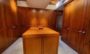 Bosques de las Lomas Venta Preciosa Residencia con alberca, excelente ubicación