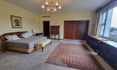 Bosques de las Lomas Venta Preciosa Residencia con alberca, excelente ubicación