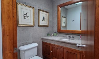 Bosques de las Lomas Venta Preciosa Residencia con alberca, excelente ubicación