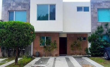 Renta casa en La Cima Con roof Garden Techado