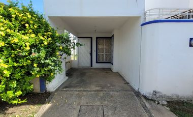 CASA  amplia CON ESTACIONAMIENTO PROPIO ALBERCA ACAPULCO LA MARQUESA