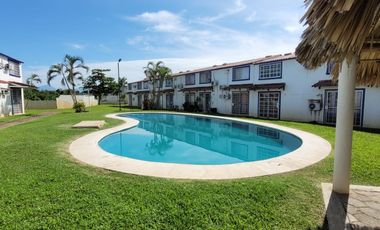 CASA  amplia CON ESTACIONAMIENTO PROPIO ALBERCA ACAPULCO LA MARQUESA