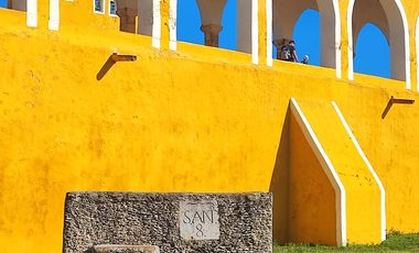 Terreno urbanizado en esquina frente parque en Izamal Yucatán preventa