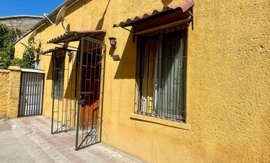 SE VENDE CASA EN PASAJE CERRADO 2D 1B 81MTS2 COMUNA SANTIAGO