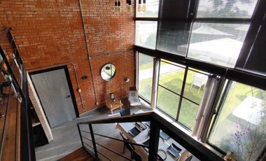 Se vende Loft tipo industrial de 82 m2 con alberca y jardin  en fraccionamiento Aiyana, Xochitepec, Mor.