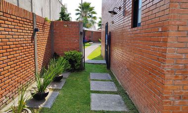 Se vende Loft tipo industrial de 82 m2 con alberca y jardin  en fraccionamiento Aiyana, Xochitepec, Mor.