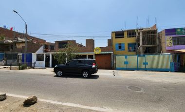 VENDO CASA FRENTE A PARQUE
