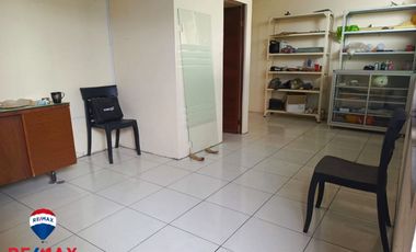 bodega con cubierta en buena ubicación H/M