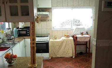 Nuevo precio! Venta casa 3D2B con cabaña 3D1B en sector Las Mariposas, Chillán