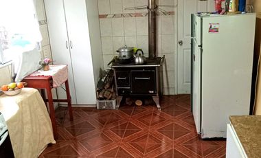 Nuevo precio! Venta casa 3D2B con cabaña 3D1B en sector Las Mariposas, Chillán