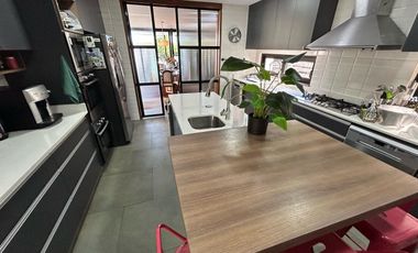 CASA ESTILO MODERNO, CONDOMINIO LAS BRISAS DE CHICUREO, COLINA, 430/2.000 M2, 5 DORMITORIOS, 6 BAÑOS, TERRAZA, QUINCHO Y PISCINA