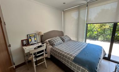 CASA ESTILO MODERNO, CONDOMINIO LAS BRISAS DE CHICUREO, COLINA, 430/2.000 M2, 5 DORMITORIOS, 6 BAÑOS, TERRAZA, QUINCHO Y PISCINA