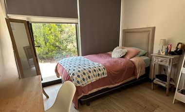 CASA ESTILO MODERNO, CONDOMINIO LAS BRISAS DE CHICUREO, COLINA, 430/2.000 M2, 5 DORMITORIOS, 6 BAÑOS, TERRAZA, QUINCHO Y PISCINA