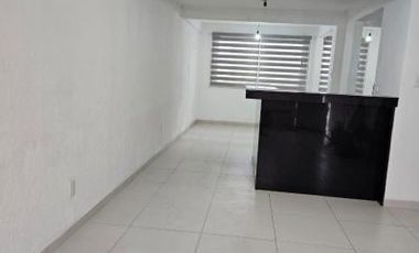 Linda casa en venta en Colonial del lago