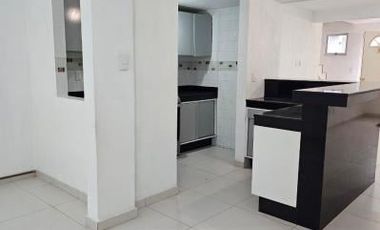 Linda casa en venta en Colonial del lago