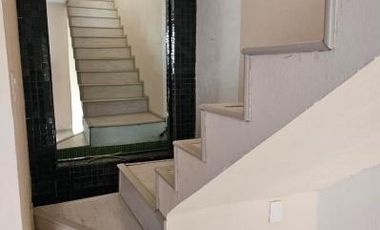 Linda casa en venta en Colonial del lago