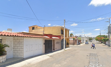 CASA EN VENTA EN SANTIAGO DE QUERETARO