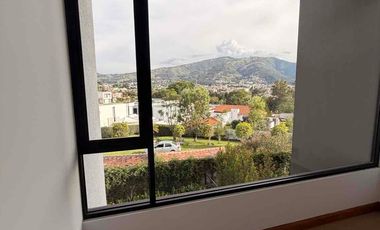 Venta casa por estrenar con hermosa vista en la Viña Alta Tumbaco