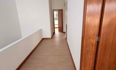 Venta casa por estrenar con hermosa vista en la Viña Alta Tumbaco