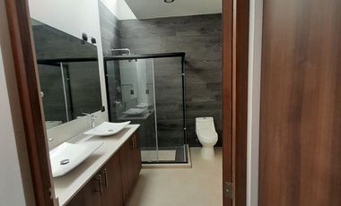Venta  de casa amplia