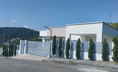 Vendo  casa campestre dentro de conjunto cerrado en el sector de Palestina Caldas