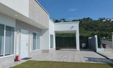 Vendo  casa campestre dentro de conjunto cerrado en el sector de Palestina Caldas