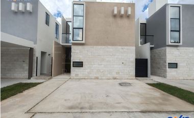 Casa de 2 recámaras en venta, en Privada Residencial con amenidades en Conkal, Yucatán - Entrega diciembre 2024