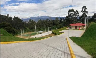 SE ARRIENDA AMPLIA SUITE DENTRO DE URBANIZACION - SECTOR CASHAPAMBA – VALLE DE LOS CHILLOS – A POCOS MINUTOS DE LA ESPE IDEAL PARA ESTUDIANTE Y/O PARE