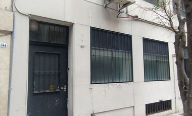 ALQUILER LOCAL ,CON OFICINAS ,A METROS DE LA PLAZA SAN MARTIN