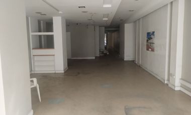 ALQUILER LOCAL ,CON OFICINAS ,A METROS DE LA PLAZA SAN MARTIN