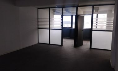ALQUILER LOCAL ,CON OFICINAS ,A METROS DE LA PLAZA SAN MARTIN