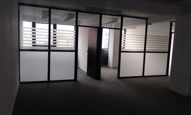 ALQUILER LOCAL ,CON OFICINAS ,A METROS DE LA PLAZA SAN MARTIN