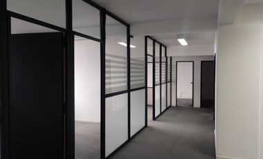 ALQUILER LOCAL ,CON OFICINAS ,A METROS DE LA PLAZA SAN MARTIN