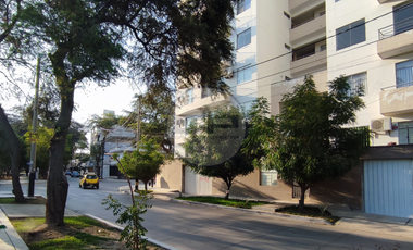 Terreno en Venta, frente a parque Quiñones