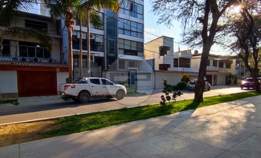 Terreno en Venta, frente a parque Quiñones