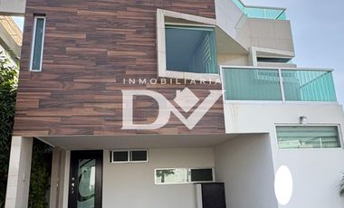 SE RENTA CASA EN FRACCIONAMIENTO EN LOMAS DE ANGELOPOLIS 2 CON ROOF