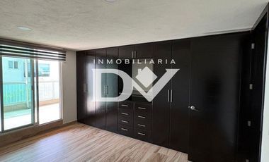 SE RENTA CASA EN FRACCIONAMIENTO EN LOMAS DE ANGELOPOLIS 2 CON ROOF
