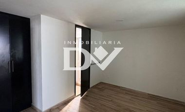 SE RENTA CASA EN FRACCIONAMIENTO EN LOMAS DE ANGELOPOLIS 2 CON ROOF