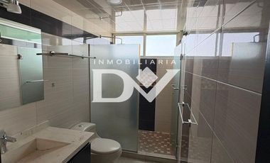 SE RENTA CASA EN FRACCIONAMIENTO EN LOMAS DE ANGELOPOLIS 2 CON ROOF
