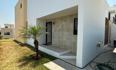 CASA RENTA EN CUMBRES DE LAGO JURIQUILLA CONDOMINIO CON ALBERCA