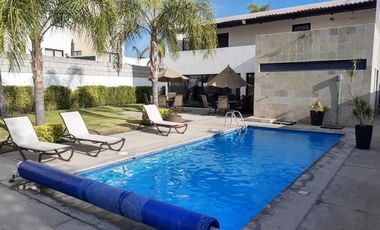 CASA RENTA EN CUMBRES DE LAGO JURIQUILLA CONDOMINIO CON ALBERCA