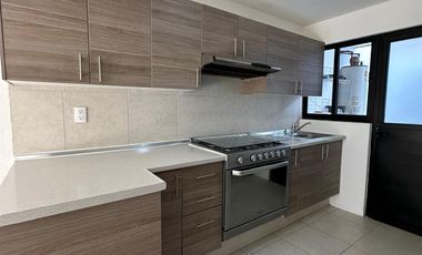 CASA RENTA EN CUMBRES DE LAGO JURIQUILLA CONDOMINIO CON ALBERCA