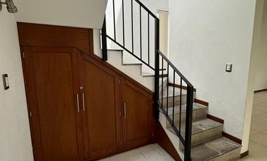 CASA RENTA EN CUMBRES DE LAGO JURIQUILLA CONDOMINIO CON ALBERCA