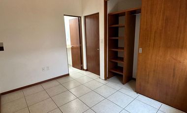 CASA RENTA EN CUMBRES DE LAGO JURIQUILLA CONDOMINIO CON ALBERCA