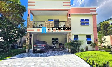 🌟 Stunning 4-Bedroom Home in Valencia – Ready to Move In! 🌟