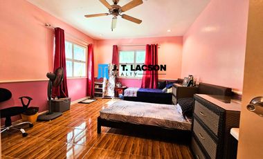 🌟 Stunning 4-Bedroom Home in Valencia – Ready to Move In! 🌟