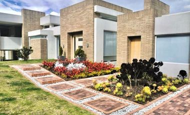 VENDO ESPECTACULAR CASA YERBABONITA-YERBABUENA
