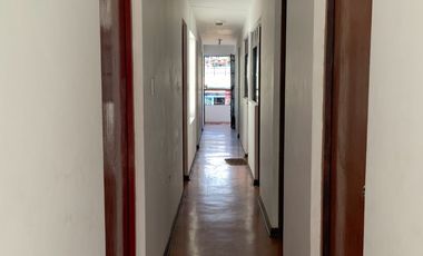 Venta De Hermosa Casa De 3 Pisos Ubicada En La Mejor Zona Del Rimac, En La Av La Capilla.